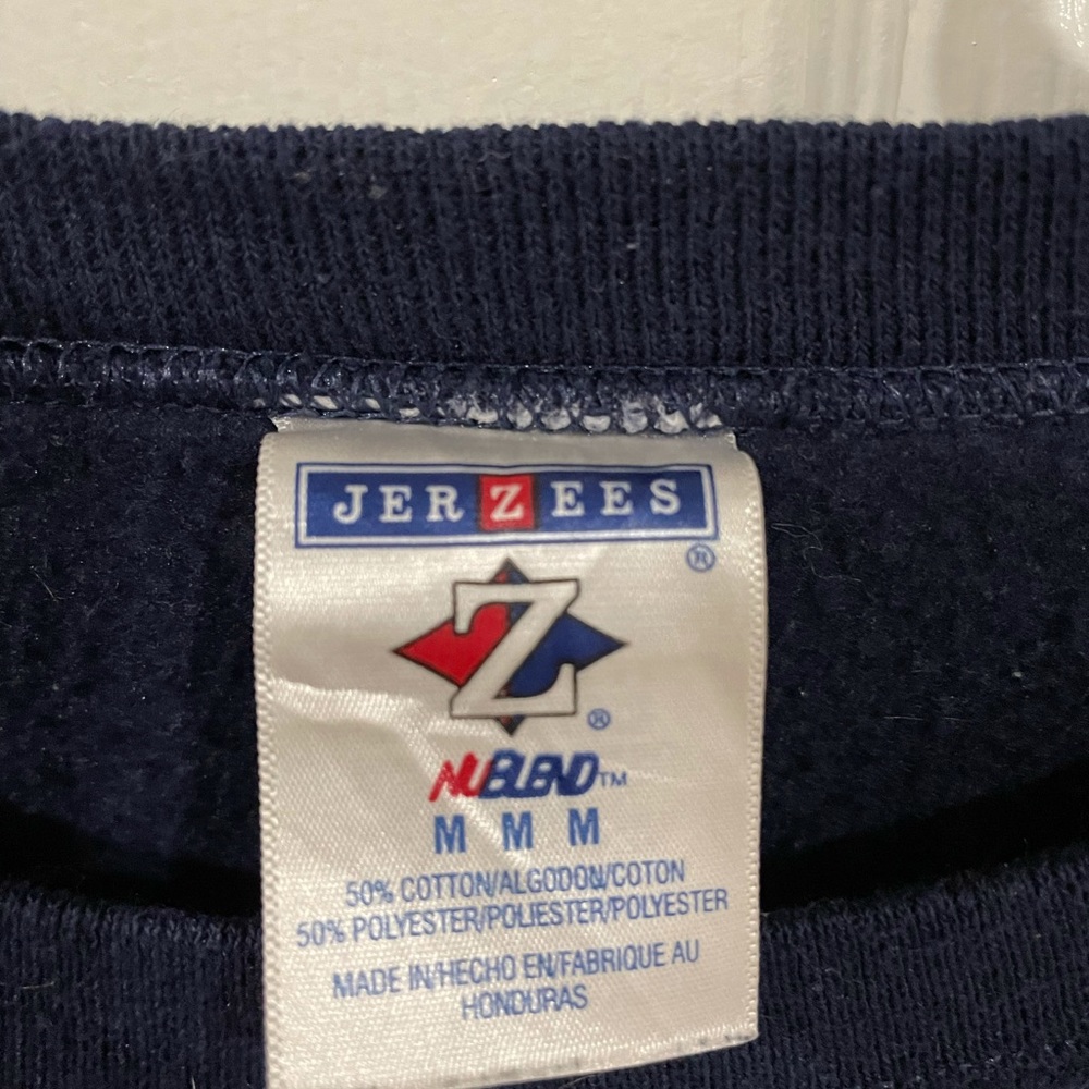 Crewneck - Picture 4 of 4